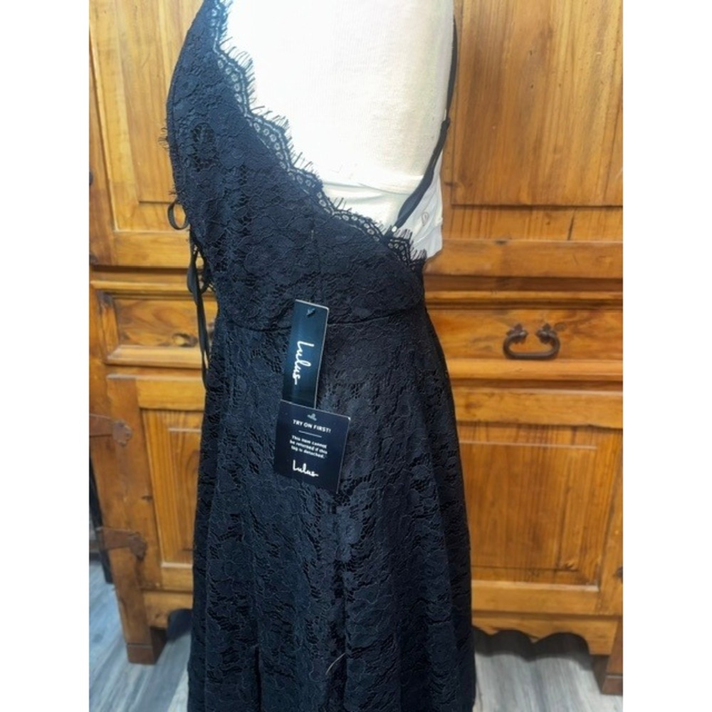 Lulus Black Lace Lace-Up V-Neck Cocktail Midi Dress Womens Medium NWT - Picture 3 of 9